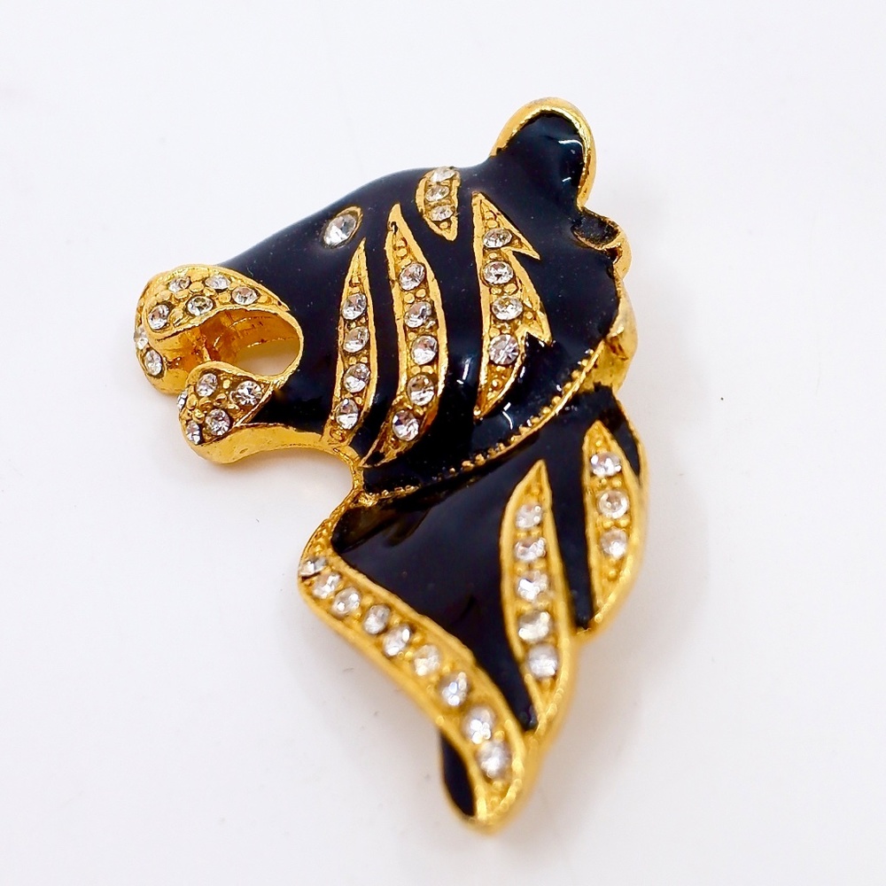 VINTAGE~tiger head~BLACK ENAMEL/CRYSTAL BROOCH PIN